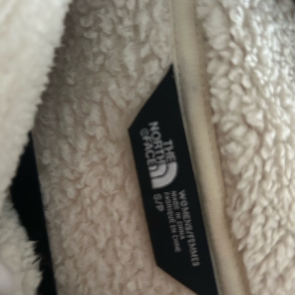 Worn very few times - Picture 4 of 5